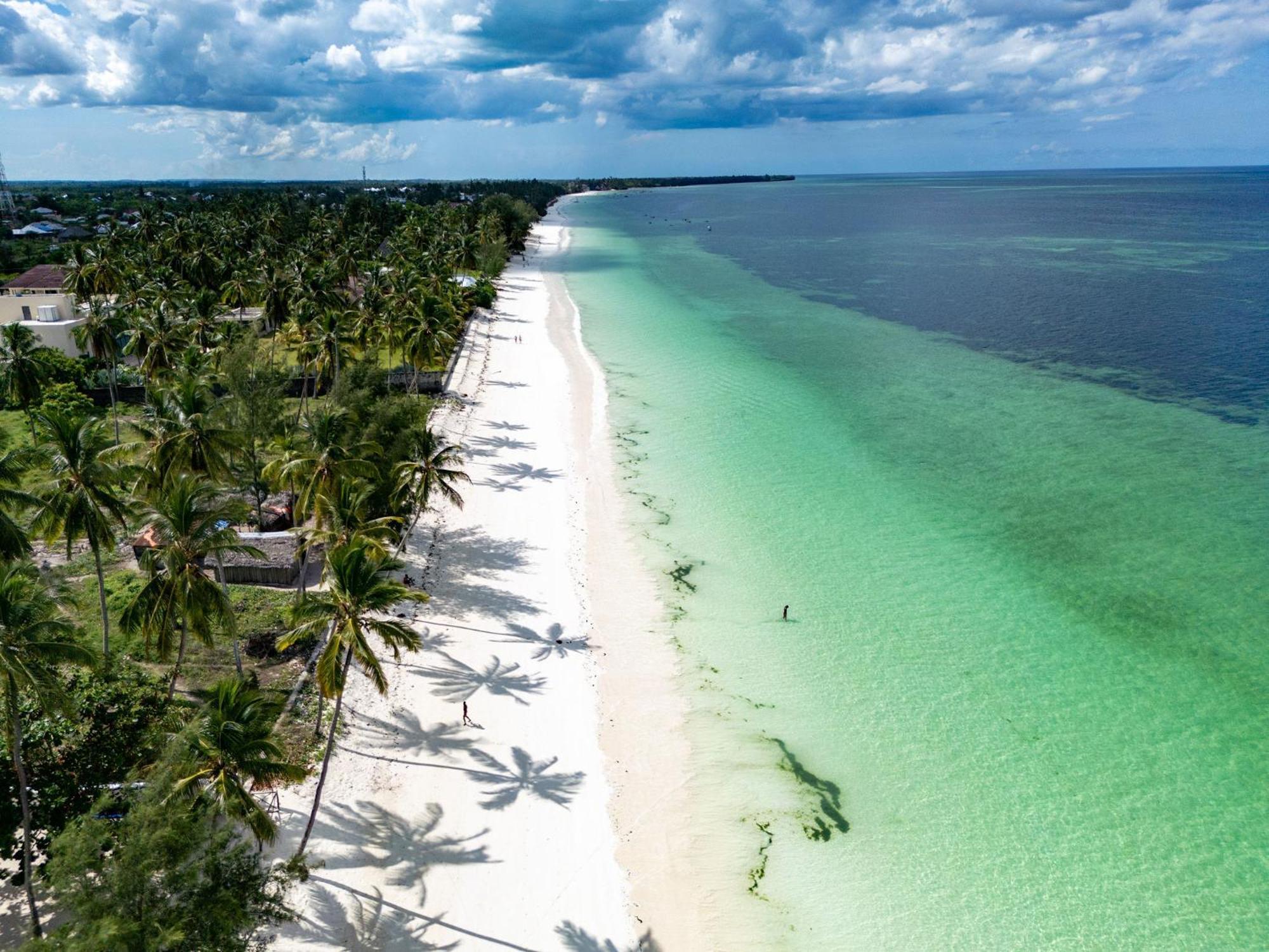 Manolo Beach Resort Уроа Екстер'єр фото