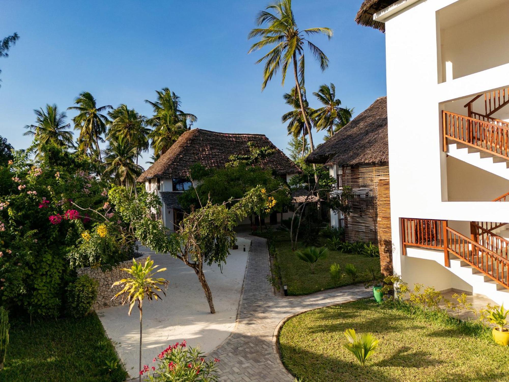 Manolo Beach Resort Уроа Екстер'єр фото