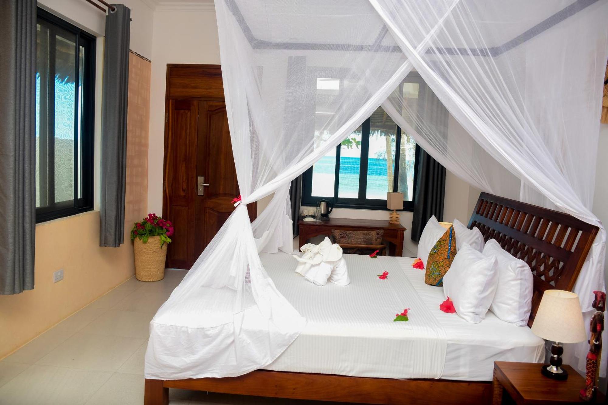Manolo Beach Resort Уроа Екстер'єр фото